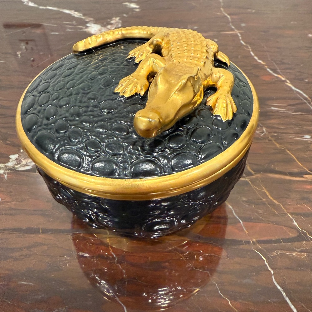 L’Objet gold crocodile candle